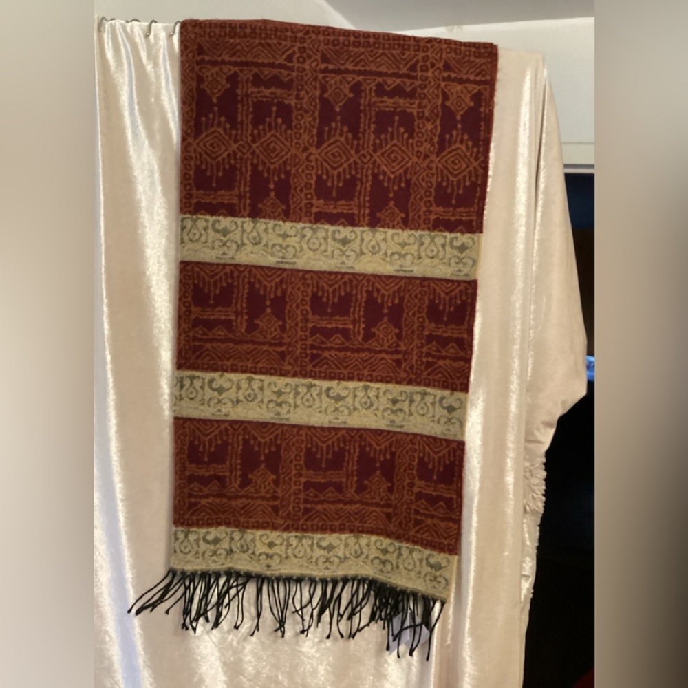 Amora Paci Italian scarf New
